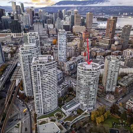 Lovely One-Bedroom Apartment With Pool, Hot Tub, And Gym In The Heart Of Downtown, Skytrain 3Min Away Ванкувър Екстериор снимка