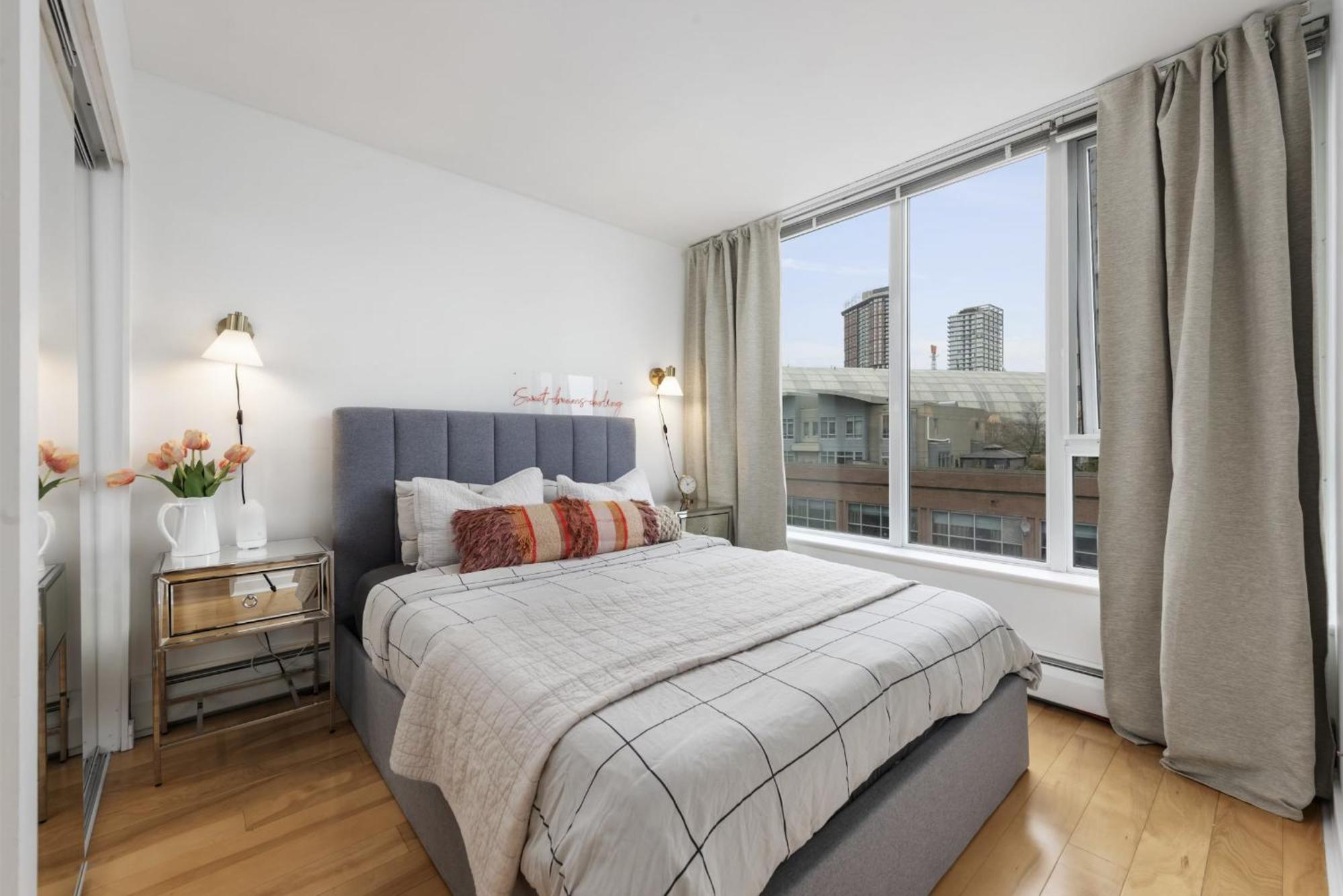 Lovely One-Bedroom Apartment With Pool, Hot Tub, And Gym In The Heart Of Downtown, Skytrain 3Min Away Ванкувър Екстериор снимка