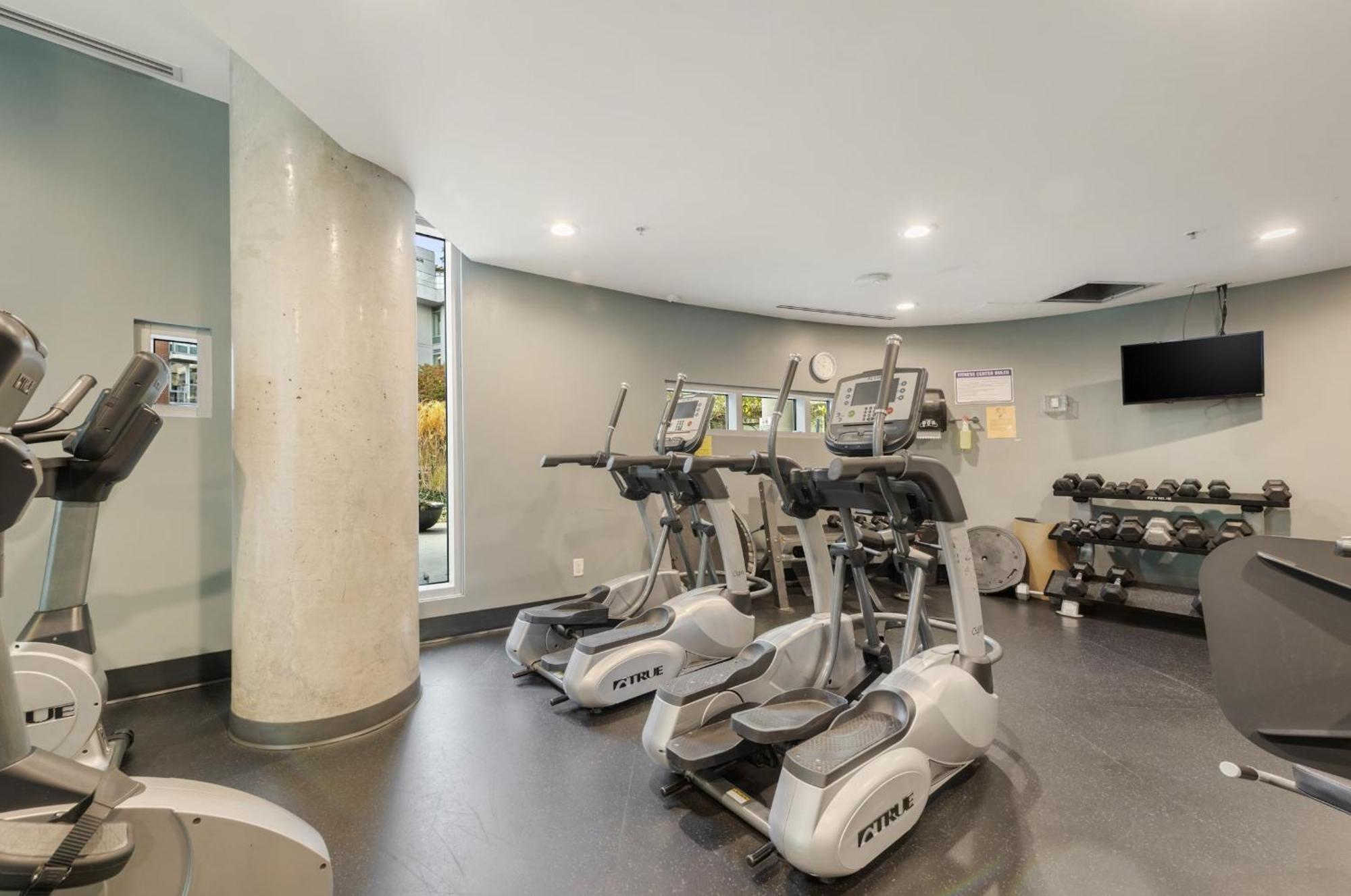 Lovely One-Bedroom Apartment With Pool, Hot Tub, And Gym In The Heart Of Downtown, Skytrain 3Min Away Ванкувър Екстериор снимка