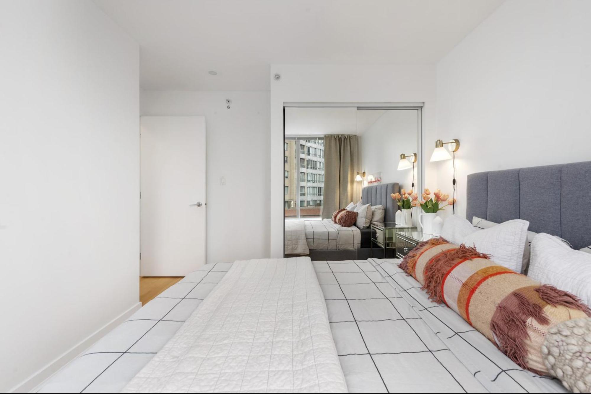 Lovely One-Bedroom Apartment With Pool, Hot Tub, And Gym In The Heart Of Downtown, Skytrain 3Min Away Ванкувър Екстериор снимка